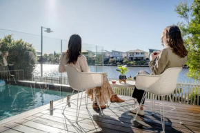 Luxury Lakeside Living at Birtinya
